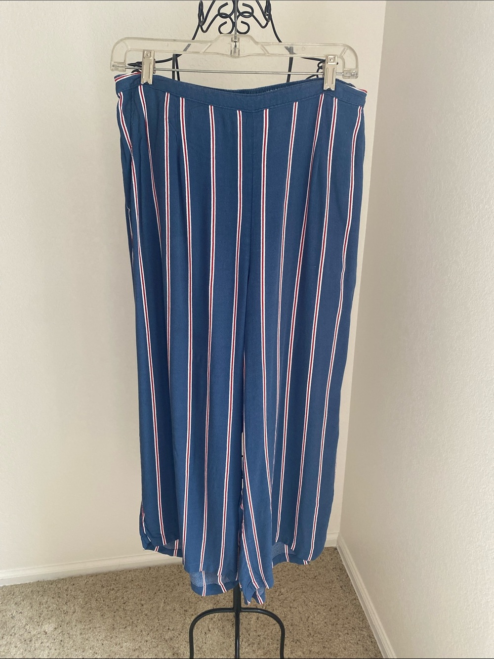 Abercrombie & Fitch Navy with White and Red Stripes Capris